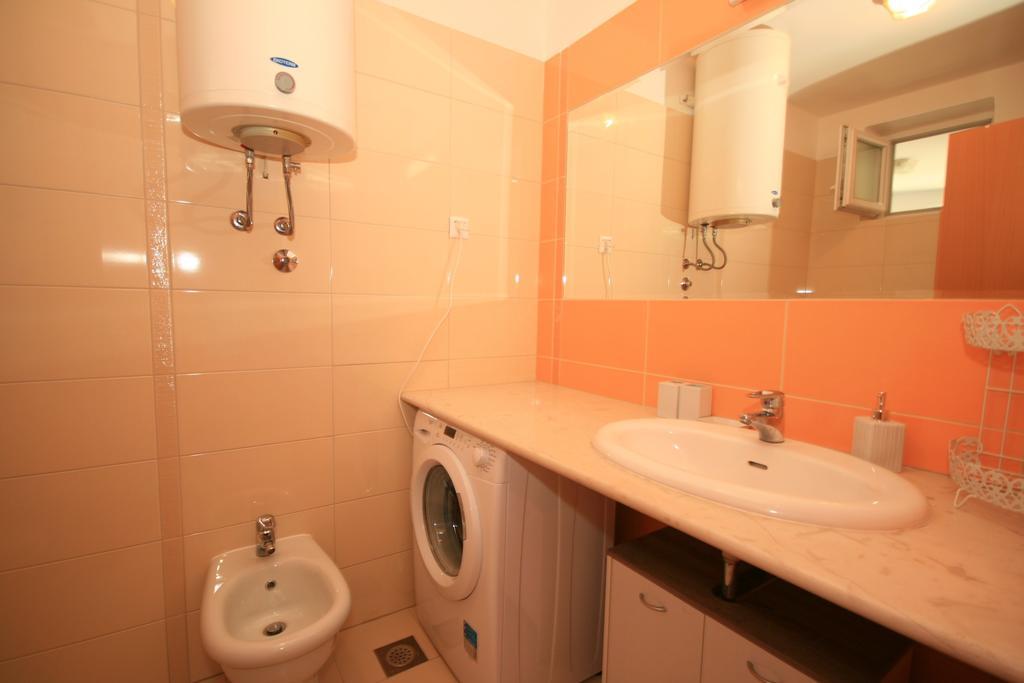 Ruzmarinka 4* Apartment Baska  Exterior photo